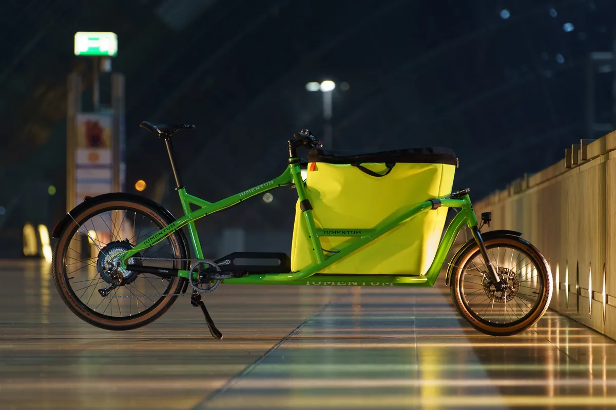 Karo Lastenrad bei Nacht